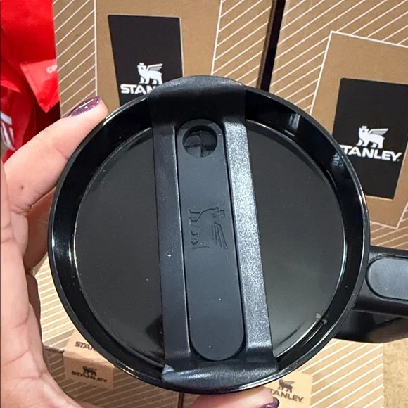 Brand New - Stanley Black and Gold engraved Patterned Tumbler - Picture 3 of 4